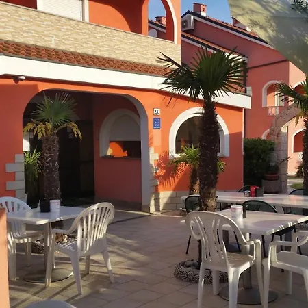 La Perla 2 krevet i doručak