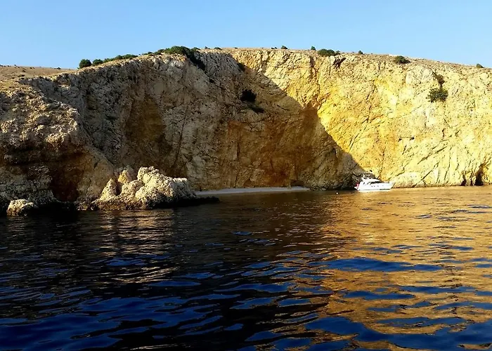 La Perla 2 לינה וארוחת בוקר 3*