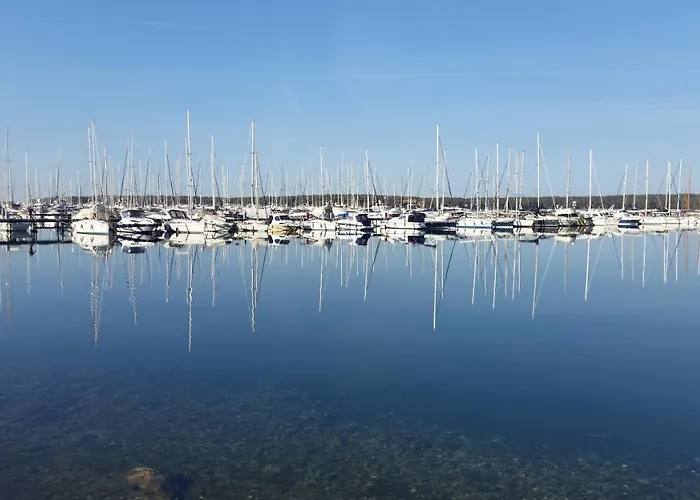 לינה וארוחת בוקר La Perla 2