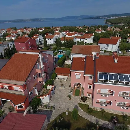 Oda ve Kahvaltı La Perla 2 3*