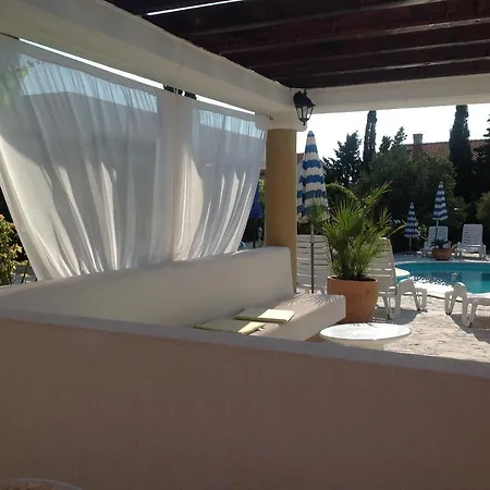 La Perla 2 Oda ve Kahvaltı Punat